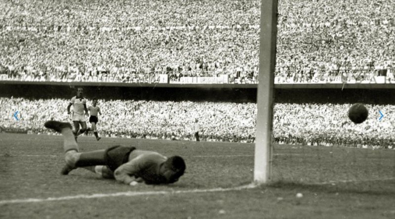 Uruguai - Os dois títulos mundiais de Celeste Olímpica foram sem qualquer derrota. 1930 (4 vitórias e 0 empate) e 50 (3 vitórias e 1 empate).