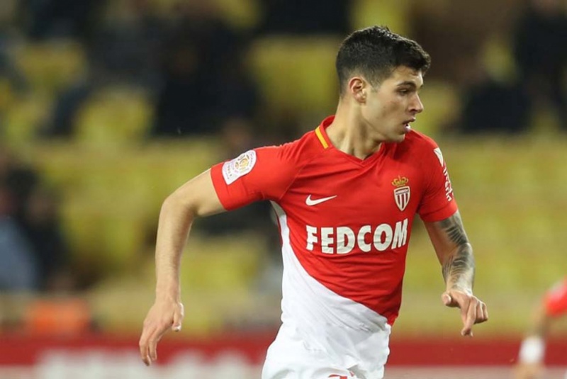 MORNO - O Manchester United está interessado na contratação do atacante Pietro Pellegri, do Monaco. Segundo o jornalista Gianluca Di Marzio, os Red Devils monitoram o jogador desde os 16 anos e buscam trazê-lo ao time principal. 