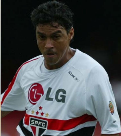 Alex Dias - jogou no clube em 2006 - acordo de R$ 412 mil