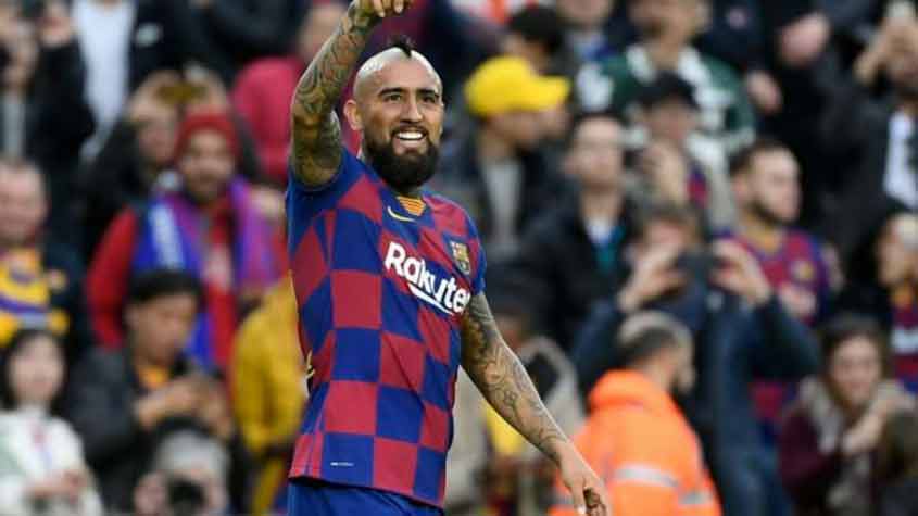 Arturo Vidal: o jogador do Barcelona é desejado por clubes ingleses, italianos e também norte-americanos. Com futuro incerto na Espanha, o volante de 32 anos deve deixar a Catalunha. O chileno já demonstrou desejo de vestir a camisa do Flamengo.