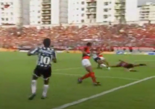 O acanhado estádio em Niterói chegou a receber clássicos alguns clássicos. No Carioca de 1992, Botafogo e Flamengo se enfrentaram em jogo válido pelo segundo turno, e o Glorioso levou a melhor, derrotando o arquirrival por 2 a 1, com dois gols de Bujica.
