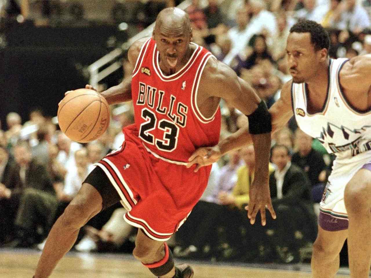 Chicago Bulls: 6 títulos - 1991, 1992, 1993, 1996, 1997 e 1998 (foto)