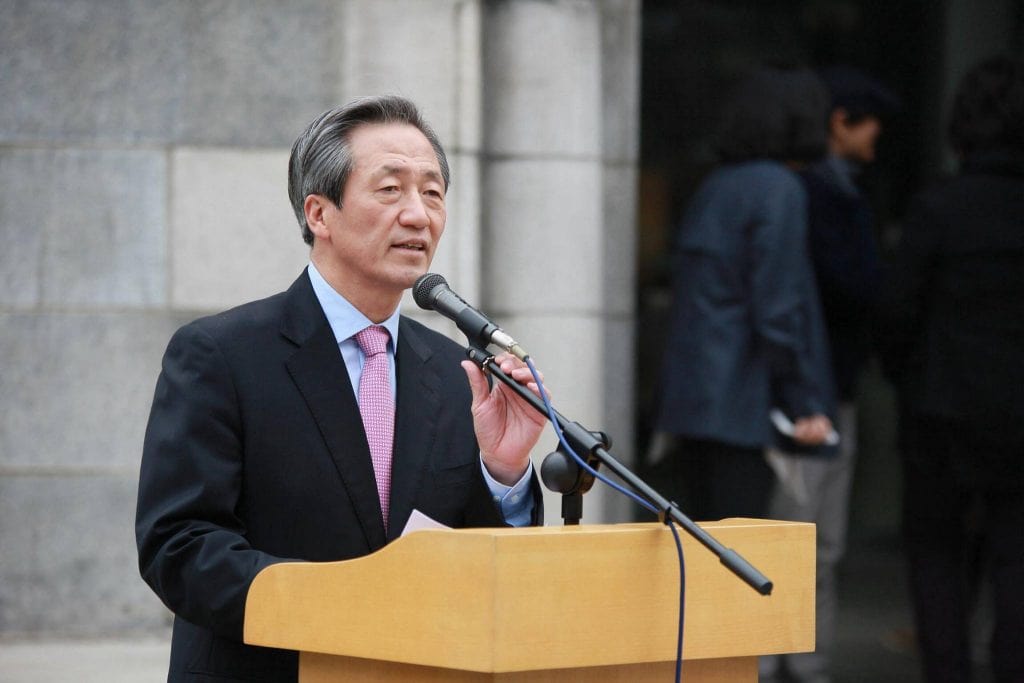 30- Chung Mong Gyu (presidente da Associação de Futebol da Coreia)