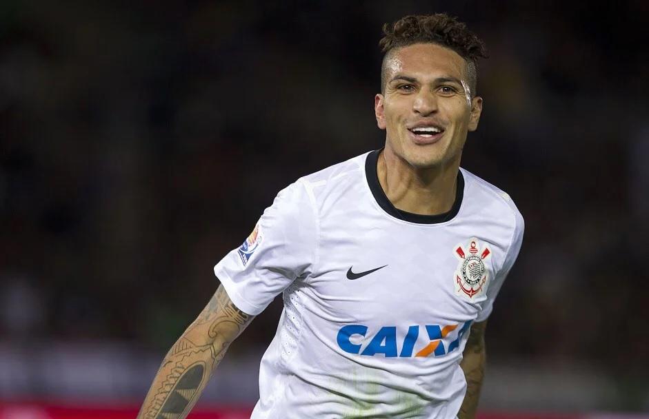 Autor do gol do título mundial de 2012, Guerrero tornou-se ídolo da torcida do Corinthians. Porém, teve uma saída conturbada do clube em 2015. O atacante não teve a oferta de renovação aceita pela diretoria, que fez uma contraproposta abaixo do esperado pelo peruano