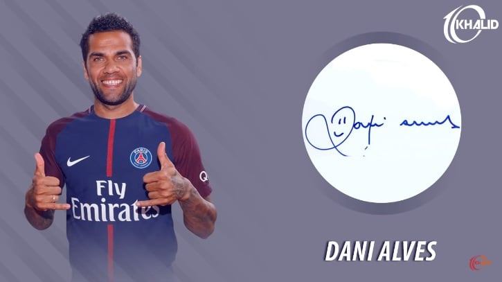 Jogadores e seus respectivos autógrafos: Daniel Alves