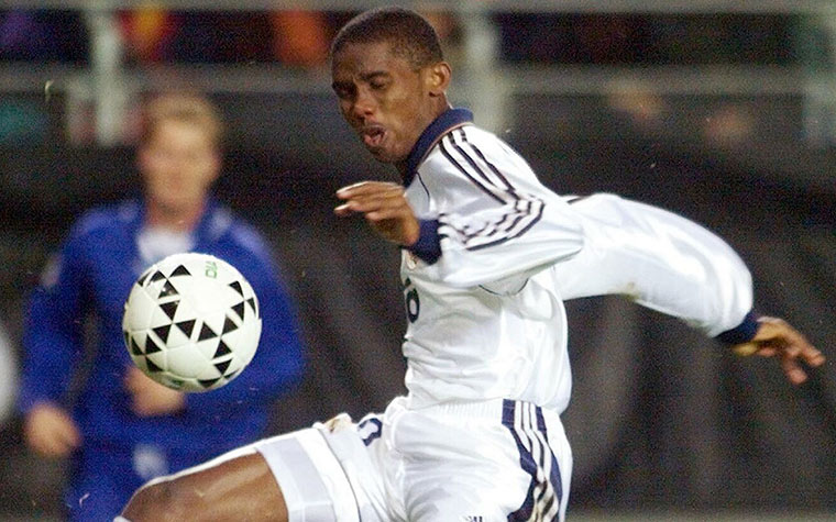 Samuel Eto'o - O camaronês chegou ao Real Madrid em 1997, ainda menor de idade. Passou um tempo no Castilla e foi emprestado a clubes como Leganés, Espanyol e Mallorca. Não teve chance de se firmar na equipe principal do time merengue e anos mais tarde se destacou justamente com a camisa do rival Barcelona.