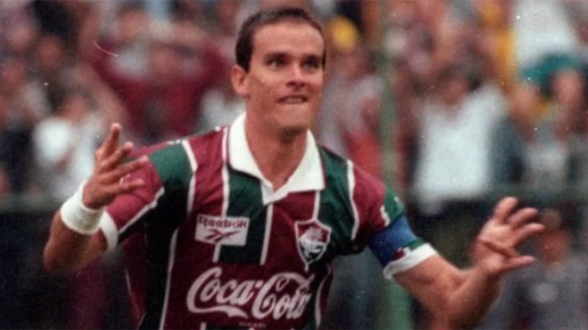 29/04/1994 - Fluminense 7 x 1 Botafogo - Gols do Fluminense: Ézio (foto) (2), Luis Antônio (2), Luis Henrique, Mário Tilico e Branco