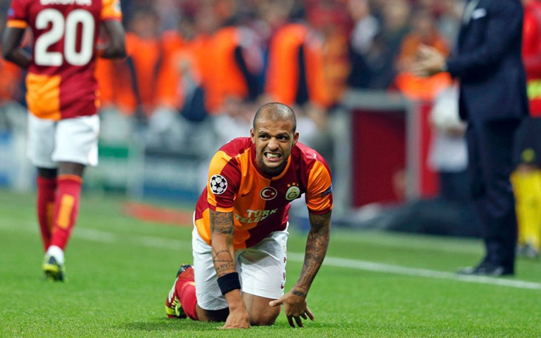 Felipe Melo (volante) - defendeu o Galatasaray entre 2011 e 2015. No país, recebeu da torcida o apelido de "Pitbull", pela raça que demonstrava em campo. Sua passagem pelo clube também ficou marcada pelo episódio em que atuou no gol, em substituição ao goleiro Muslera, que havia sido expulso no último minuto de jogo. 