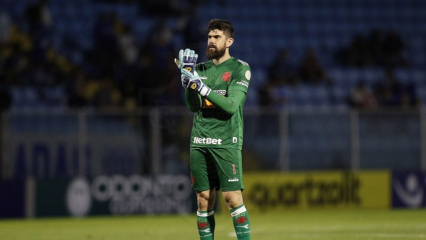 FERNANDO MIGUEL - Vasco (C$ 8,22): Um dos arqueiros que mais pontuam com Defesas difíceis no campeonato, pode pontuar bem contra o RB Bragantino em casa. Está desvalorizado e caso não sofra gol no domingo, deve render algumas cartoletas!