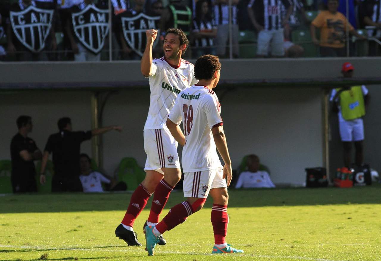 (D) Atlético-MG. Em outubro de 2012, Fred atingiu o expressivo feito de 100 gols em 148 partidas pelo Flu. Na ocasião, no entanto, o Tricolor foi derrotado por 3 a 2 para o Galo.