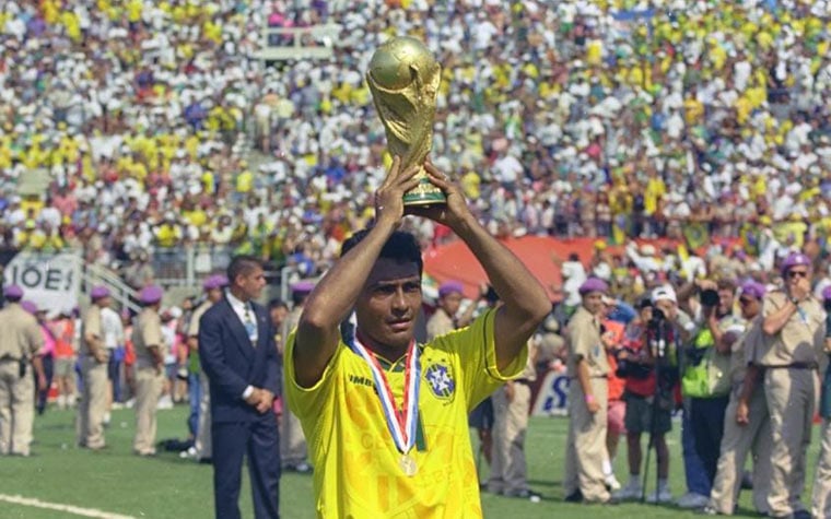 ROMÁRIO marcou 55 gols com a camisa da Seleção Brasileira em 95 partidas. Além disto, foi tetracampeão mundial em 1994.