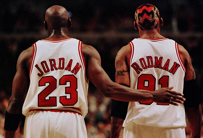 Rodman conseguiu permissão do técnico Phil Jackson para ir a Las Vegas. No entanto, como o ala-pivô não voltou a Chicago no prazo previsto, Michael Jordan foi à porta do quarto de seu hotel. O "Verme" teve que esconder sua então namorada, a modelo Carmen Electra, para que não houvesse flagrante.