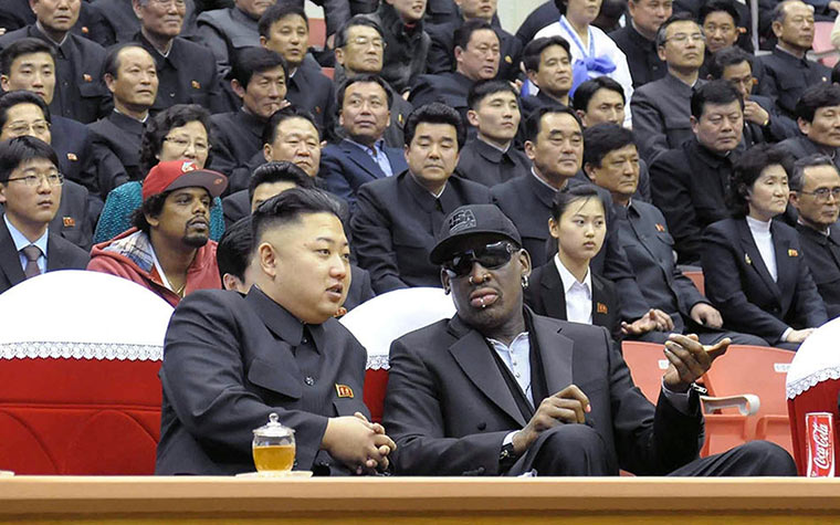 Após ter viajado com os Harlem Globetrotters à Coreia do Norte em 2013, Dennis Rodman voltou outras vezes ao país e estabeleceu uma forte amizade com o ditador norte-coreano Kim Jong-un. O astro chegou a interceder pela libertação de Kenneth Bae, americano que foi condenado a 15 anos de prisão na Coreia do Norte por tentar derrubar o ditador.