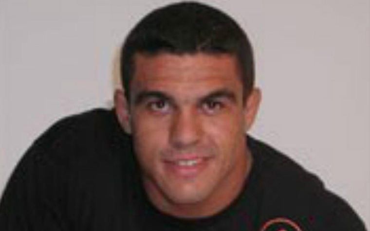 Vitor, dois anos antes, chegou a perguntar para a imprensa “Quem era o Wanderlei para me vencer naquela época?” e já o chamou diversas vezes de queixo de vidro.