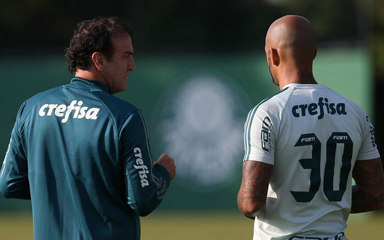 O técnico Cuca se desentendeu com o volante Felipe Melo, no ano de 2018, em sua segunda passagem pelo Palmeiras. Após discussões no vestiário, entrevistas concedidas e até mesmo áudios vazados, o treinador deixou o clube.