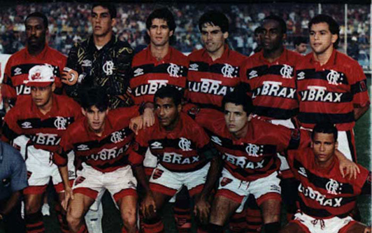 Além do Baixinho, o time carioca também contava com grandes nomes, como Sávio, Branco e Vanderlei Luxemburgo no banco de reservas. Mesmo com todo o investimento, o Flamengo perdeu o Campeonato Carioca daquele ano para o rival Fluminense, com o famoso gol de barriga de Renato Gaúcho, e chegou bem próximo do rebaixamento no Brasileirão. 