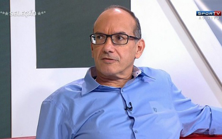 Também há cerca de um mês, Lédio Carmona, comentarista do SporTV, criticou o encontro dos presidentes de Flamengo e Vasco, Rodolfo Landim e Alexandre Campello, com Jair Bolsonaro: "Lamentável. Se a necessidade de jogar bola é tão grande, por que não criar uma competição nova? Cria o Troféu 'E daí' e volta a jogar".