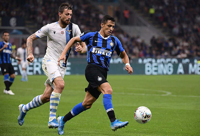 MORNO - Segundo a “Sky Sport Italia”, Alexis Sánchez pode não jogar a Liga Europa pela Inter de Milão. O seu contrato se encerra no final da temporada do Campeonato Italiano. A Inter negocia com o Manchester United a permanência do atleta.