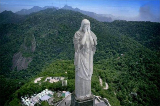 O vexame causou espanto pelo mundo todo e rendeu zoação até com a imagem do Cristo Redentor. 