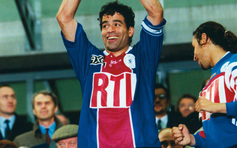 Raí atuou entre 1993 e 1998 no PSG. São oito títulos, 201 jogos, 66 gols e quatro assistências.