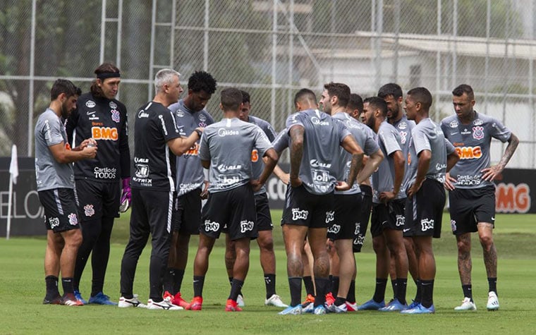 MORNO - O Corinthians chegou a três meses de salários atrasados com o elenco, prazo em que os jogadores podem pedir a rescisão de contrato na Justiça. Porém, a diretoria do Timão não conta com essa possibilidade, pela relação de confiança entre as partes.