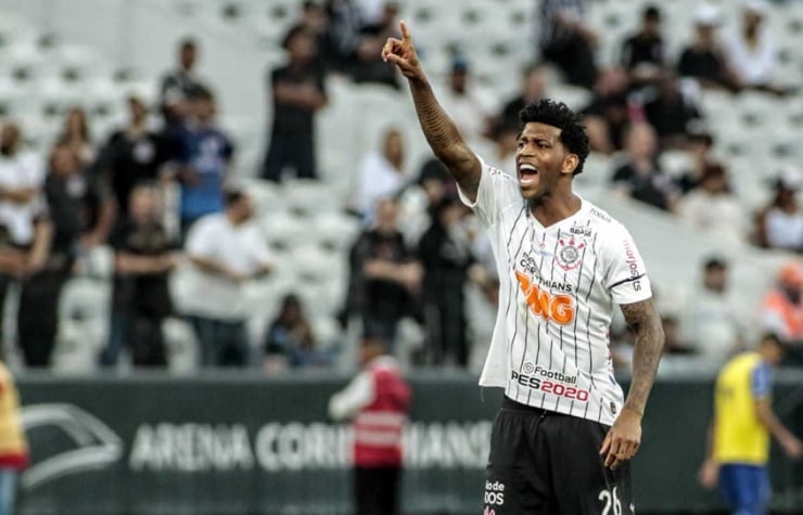 Gil - Zagueiro - Corinthians - Estreia na Seleção Brasileira: 10/09/2014 - Clubes na Europa: Valenciennes FC