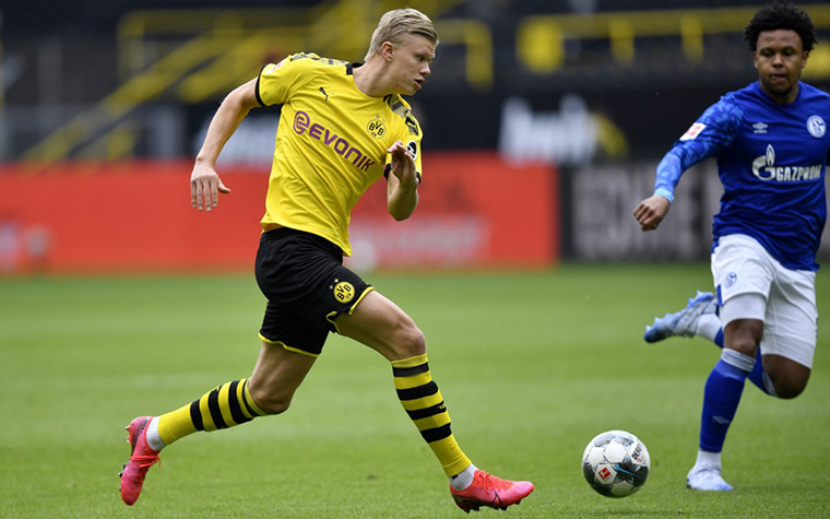 Atual titular do Borussia Dortmund, o atacante Haaland estreou como profissional no Bryne, da Noruega, com apenas 15 anos. Na equipe do Dortmund desde esta temporada, já foram 16 gols em 17 jogos.
