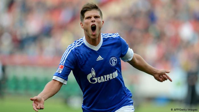 ESQUENTOU - O Schalke 04 deseja tirar Huntelaar da aposentadoria e acertar um contrato até o final da temporada com o atacante de 37 anos, conforme informa o BILD.