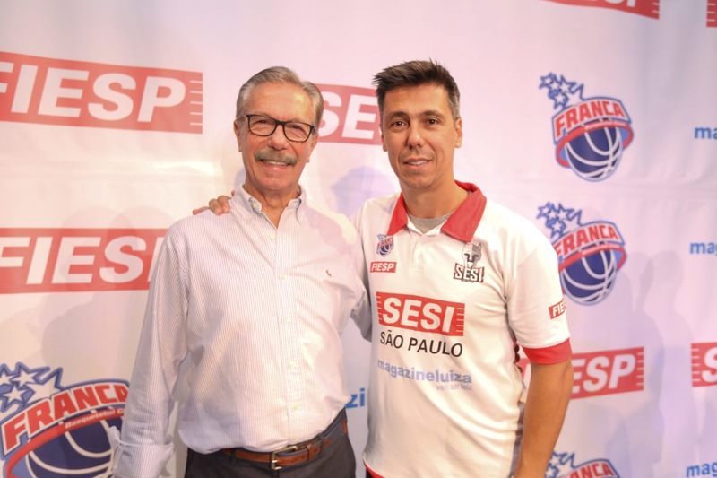 Helinho - O ex-jogador e atual técnico de basquete é filho de um dos maiores comandantes da história da modalidade no Brasil, Hélio Rubens.  