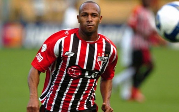 Joílson - jogou no clube entre 2008 e 2009 - acordo de R$ 1,071 milhão