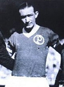 5 – Com 78 vitórias, o argentino Luíz Villa ocupa a quinta colocação. O volante jogou no Palmeiras entre 1950 e 1953.