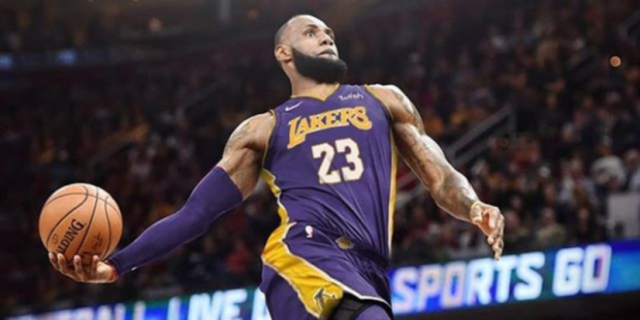 5 – Abrindo o top 5, o astro LeBron James, do Los Angeles Lakers, tem o montante de 88,2 milhões de dólares (R$ 472,5 milhões).