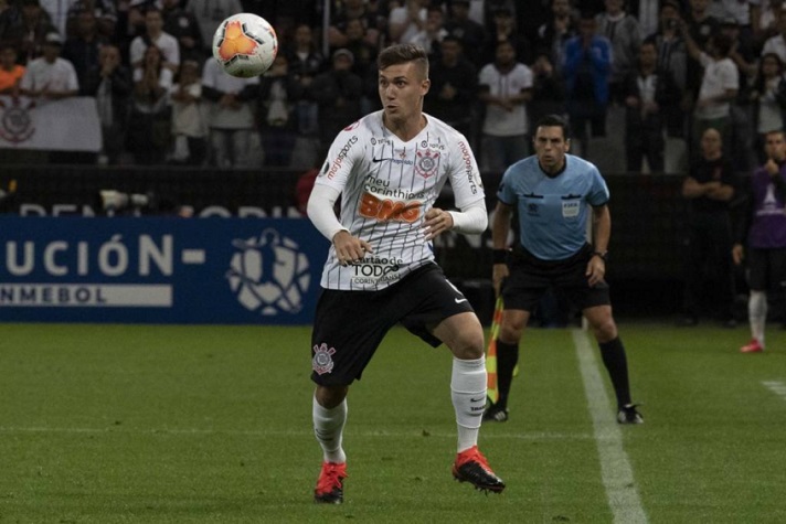 Lucas Piton - Corinthians - Lateral-esquerdo - 19 anos: O jogador do Timão recebeu elogios por sua inteligência para saber o momento certo de chegar ao campo de ataque para ajudar seus companheiros.