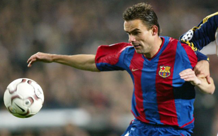 Marc Overmars - Craque holandês, ficou quatro anos no Barcelona, porém não conquistou títulos com a camisa catalã. Participou de 141 partidas e marcou 19 tentos.