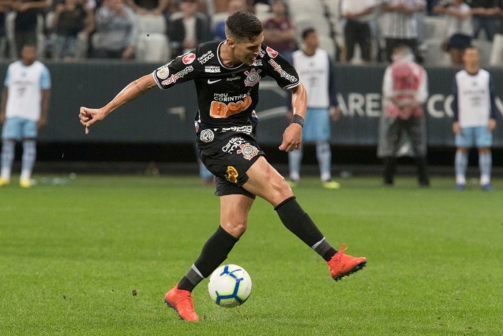 ESQUENTOU - Com graves problemas financeiros, o Corinthians busca vender jovens jogadores que a Europa tem interesse. Carlos Augusto, Lucas Piton, Bruno Méndez e Mateus Vital (foto), foram alguns dos atletas procurados por clubes europeus recentemente.