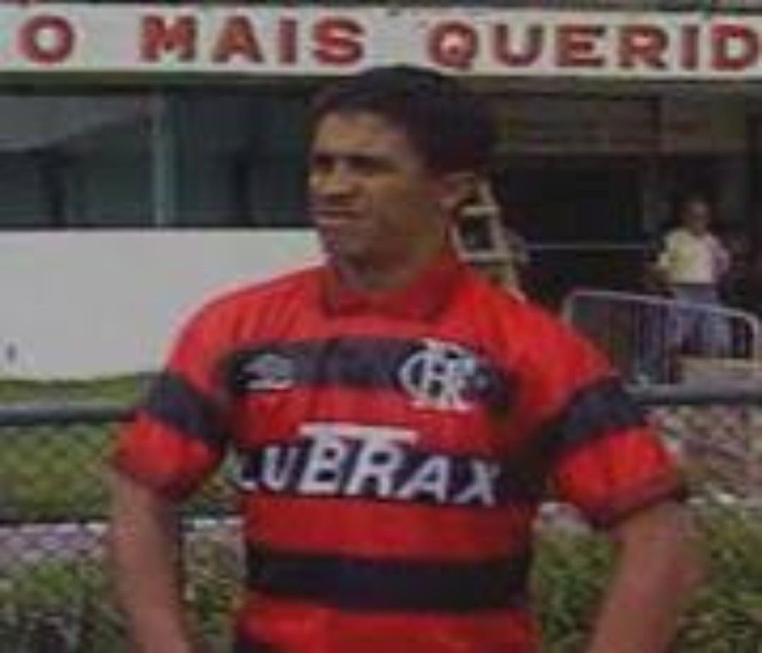 Lançado no decorrer do jogo no lugar de William, MAZINHO OLIVEIRA trabalhou no sub-20 do Guarujá, cidade do litoral paulista na qual reside atualmente.