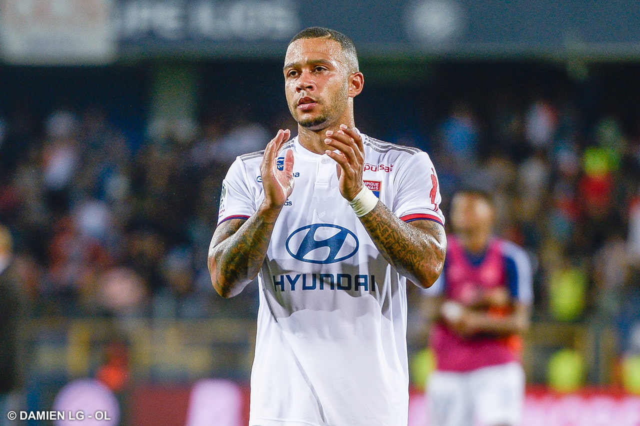 ESQUENTOU - A Juventus voltou a buscar a contratação de Memphis Depay. O jornal italiano "Calciomercato" informa que a Velha Senhora já fez uma proposta ao holandês, que está na mira de Barcelona e Borussia Dortmund.