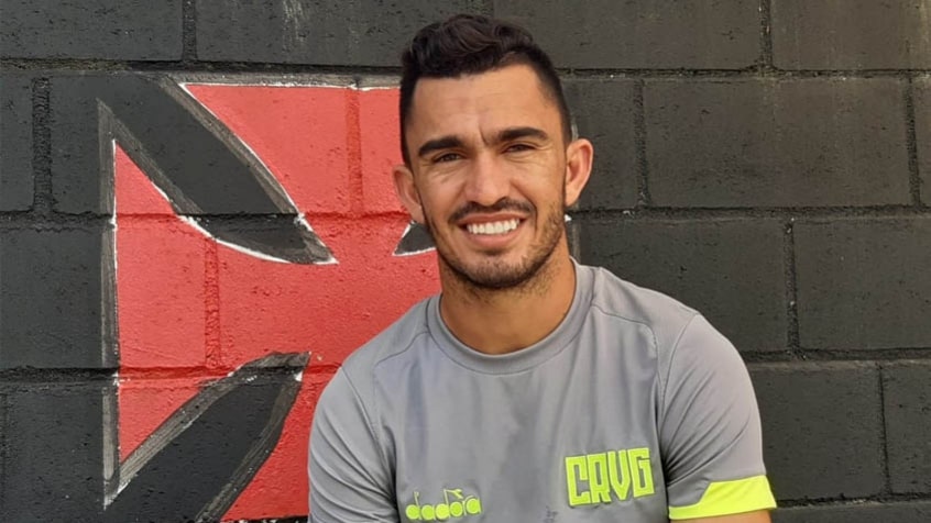 FECHADO - Uma novela das mais demoradas chega ao fim. O volante Raul, do Vasco, finalmente teve o futuro resolvido e vai ser jogador do Red Bull Bragantino. Foram semanas e semanas de negociação até o imbróglio em relação ao jogador de 24 anos ser resolvido. A confirmação da transferência foi publicada originalmente pelo site "Yahoo Esportes" e confirmada pelo LANCE!.