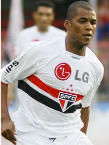 Renato Silva - jogou no clube entre 2009 e 2011 - acordo de R$ 1,226 milhão