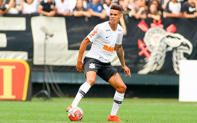 NEGOCIANDO - O meia-atacante Marquinhos e o volante Richard (foto), do Corinthians, devem defender Cuiabá e Ceará na próxima temporada. O primeiro deve ir para o time mato-grossense por empréstimo. Já o segundo deve assinar por três anos com o Vozão. As informações foram publicadas pelo "ge.globo".