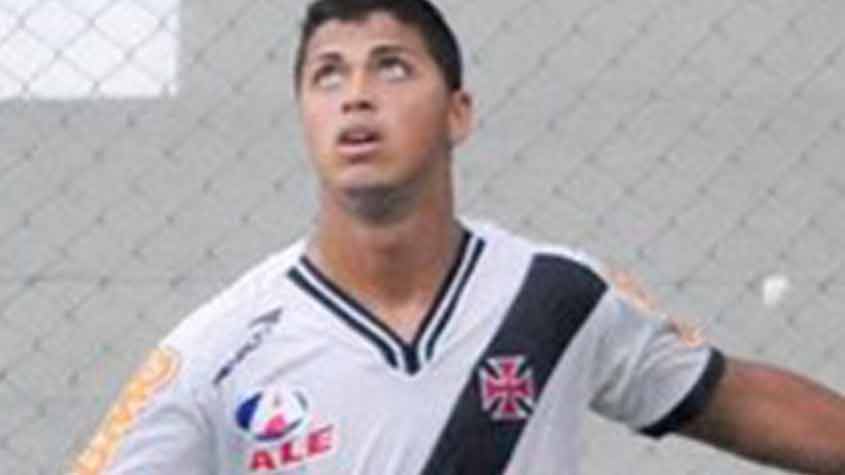 Romário Corrêa - Teve contrato com o Vasco até 2014, mas jogou pelo Cruz-Maltino em 2012 e 2013. Foram dois gols em 12 partidas.