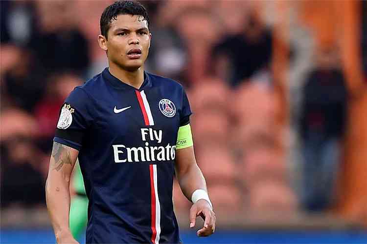 FECHADO - O Paris Saint-Germain anunciou que Thiago Silva, Sergio Rico e Eric Maxim Choupo-Moting estenderam seu contrato até o final da temporada atual. Os jogadores estarão livres depois de agosto.