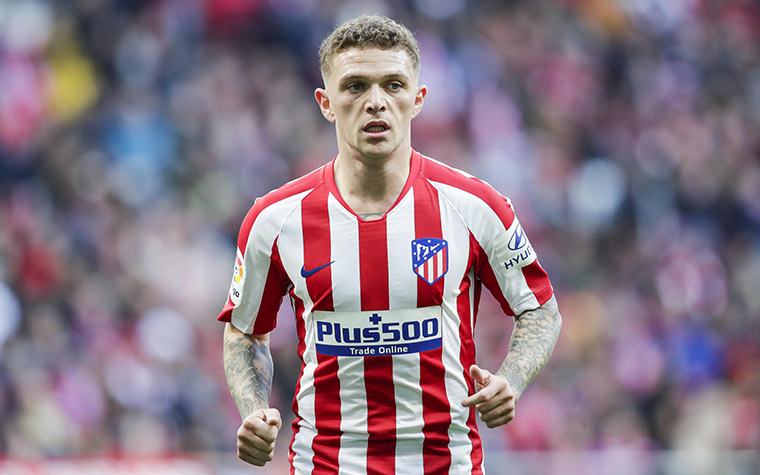 O lateral-direito Kieran Trippier também foi punido pela FA com uma suspensão de 10 semanas por apostar indiretamente na sua transferência do Tottenham para o Atlético de Madrid. O jogador ainda teve que pagar uma multa de 70 mil libras (R$ 490 mil). 