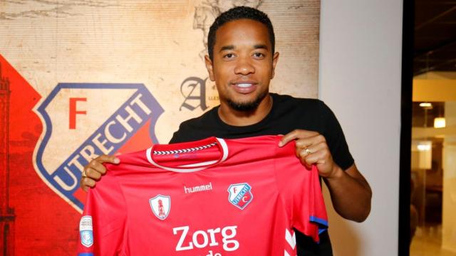 Emanuelson: versátil, o holandês pode jogar no meio-campo e também na lateral-esquerda. Viveu seu auge no Milan e atualmente está no Utrecht, da Holanda. Com 33 anos, seu contrato termina em junho.