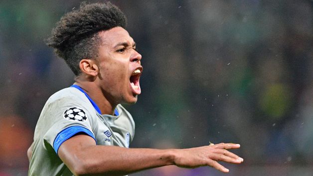 FECHADO - O volante Weston McKennie, do Schalke 04, da Alemanha, está próximo de se tornar jogador da Juventus. O estadunidense, de apenas 21 anos, deverá passar por exames médicos na Velha Senhora nesta sexta-feira, de acordo com informações da "Sky Sport Italia".