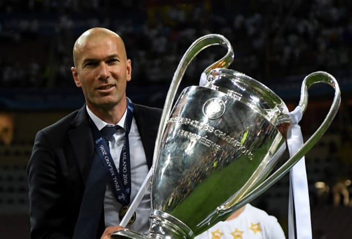 2º lugar: Zinédine Zidane. O técnico francês foi campeão nas temporadas 2015/16, 2016/17 e 2017/18, todas pelo Real Madrid.