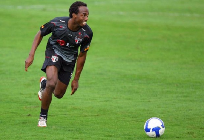 Zé Luis - jogou no clube entre 2007 e 2009 - acordo de R$ 1,640 milhão
