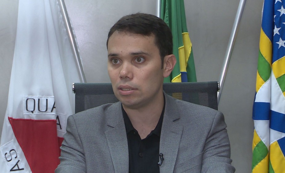 Mandatário da Federação Mineira de Futebol (FMF), Adriano Aro diz que, embora esteja à espera das decisões das autoridades, já tem projeções sobre a volta do Estadual. A ideia é que a competição retorne em junho, com mudança no regulamento: semifinal e final serão disputadas em jogo único.