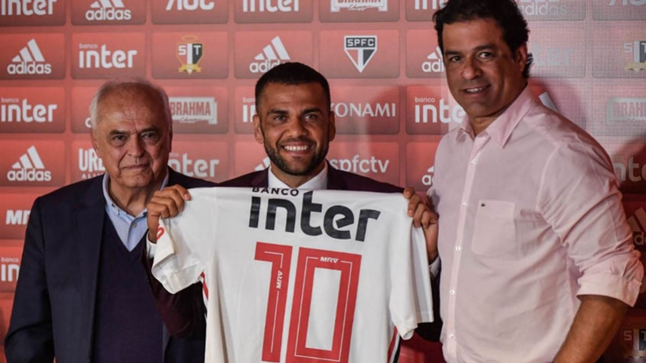 Raí colocou sua popularidade com a torcida à prova e, desde 2018, é o líder do departamento de futebol do São Paulo. Ainda não levou o clube a conquistas, mas tem como grande feito a impactante contratação de Daniel Alves em 2019.