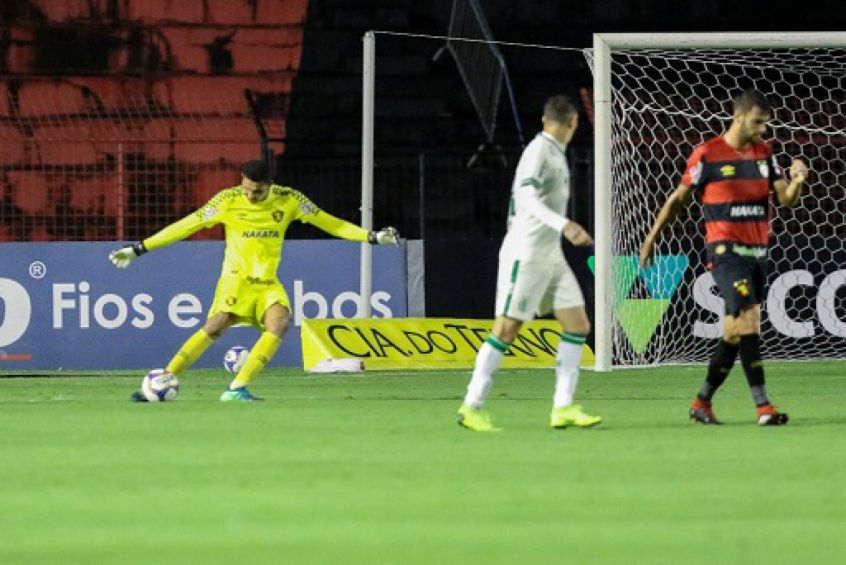 A décima oitava posição é do Sport, que tomou quinze gols em dezesseis jogos, uma média de 0,93 gols sofridos por partida nesta temporada.